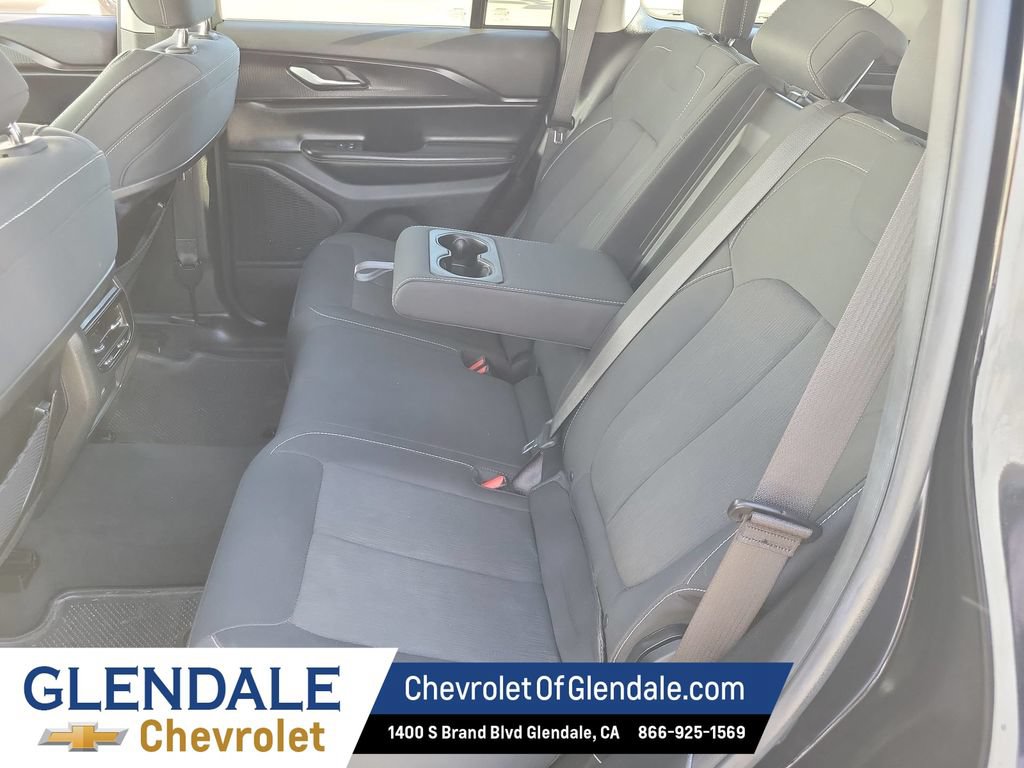 Used 2023 Jeep Grand Cherokee Laredo AWD/4WD image 20