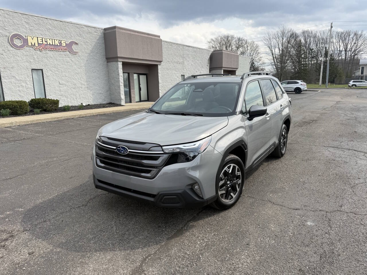Used 2025 Subaru Forester Premium AWD/4WD image 2