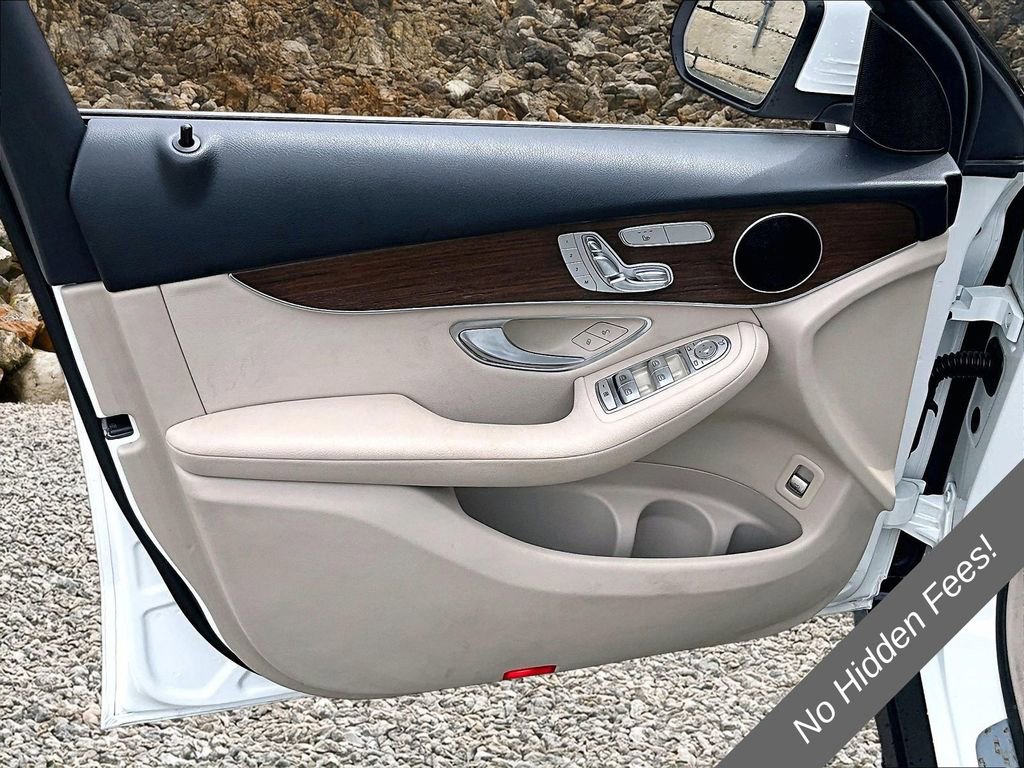 Used 2021 Mercedes-Benz GLC 300 4MATIC image 21