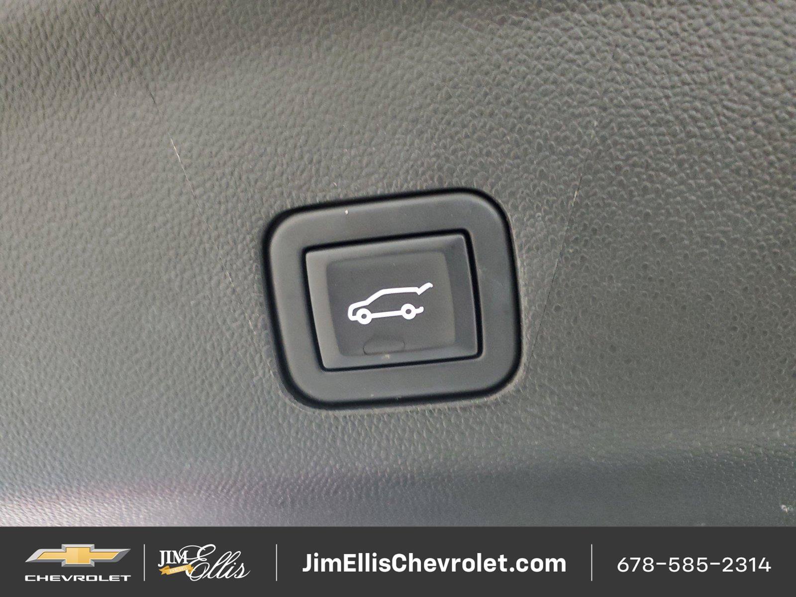 Used 2023 Chevrolet Tahoe Z71 w/ Luxury Package AWD/4WD image 10