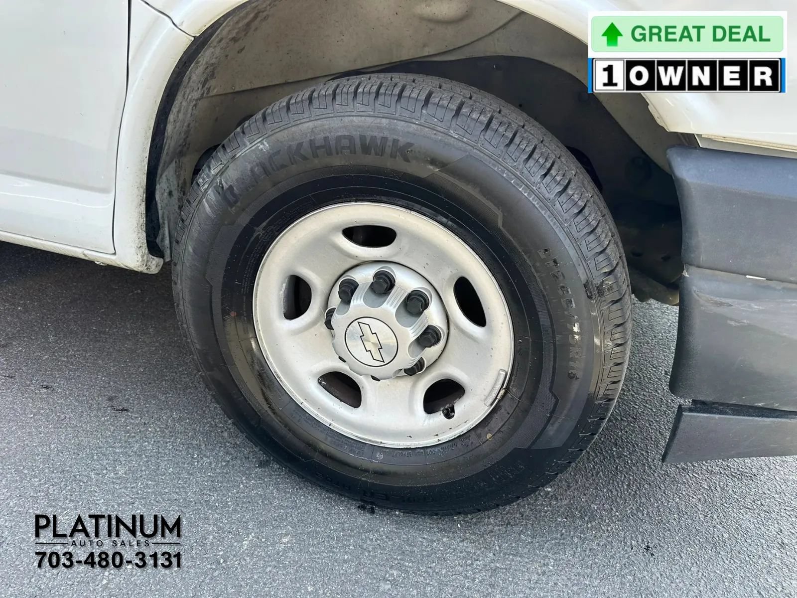 Used 2018 Chevrolet Express 2500 RWD image 15