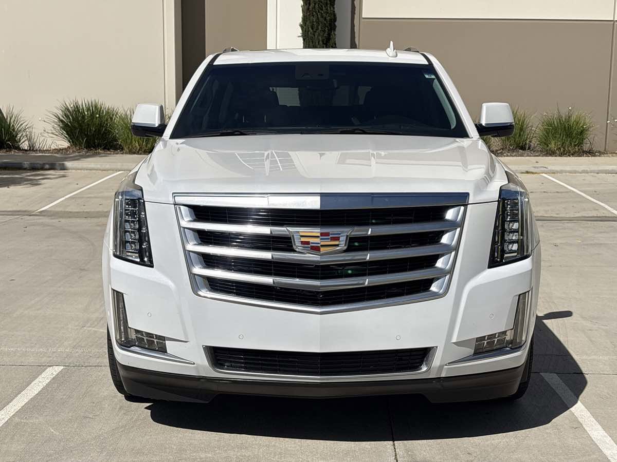 Used 2019 Cadillac Escalade ESV Luxury AWD/4WD image 8