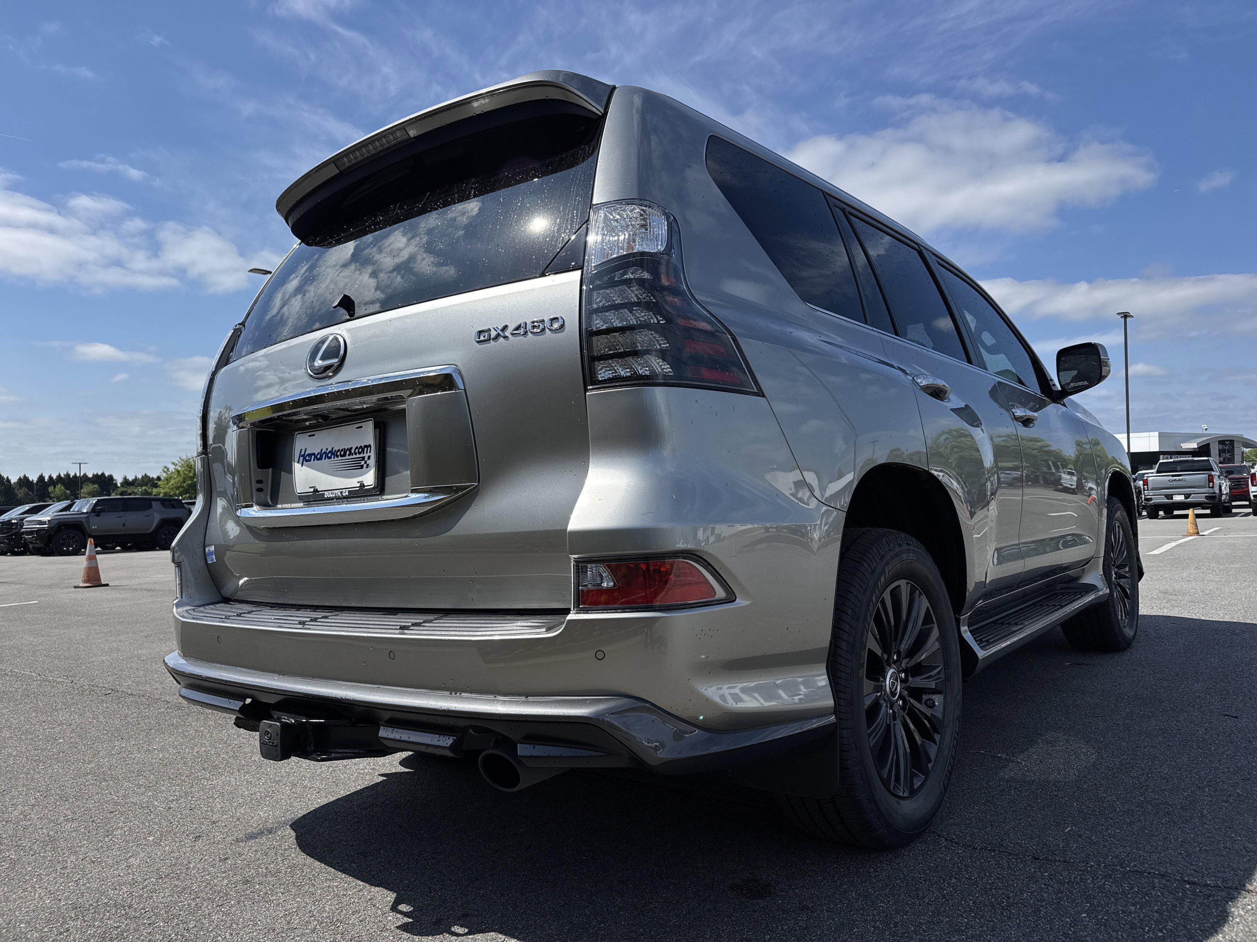 Used 2023 Lexus GX 460 Premium w/ Accessory Package AWD/4WD image 10