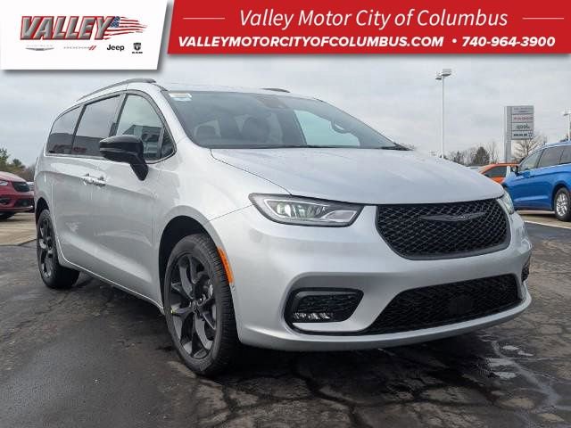 New 2026 Chrysler Pacifica Limited w/ S Appearance Package
