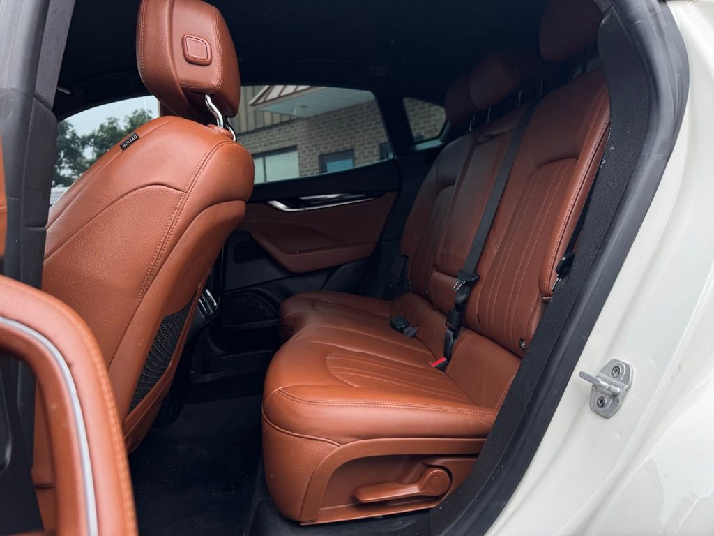 Used 2019 Maserati Levante image 38