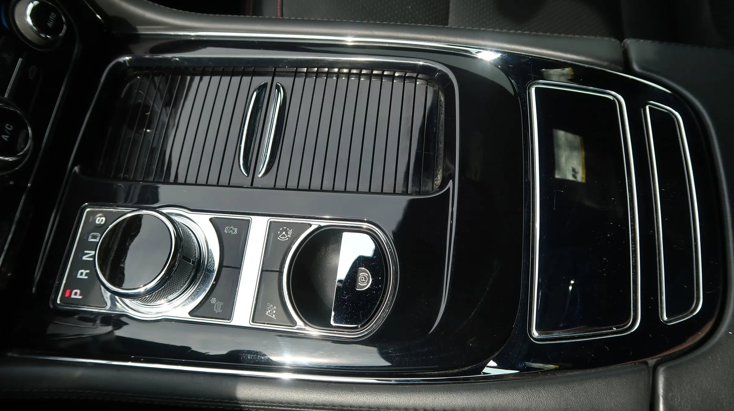 Used 2014 Jaguar XJ R LWB image 30