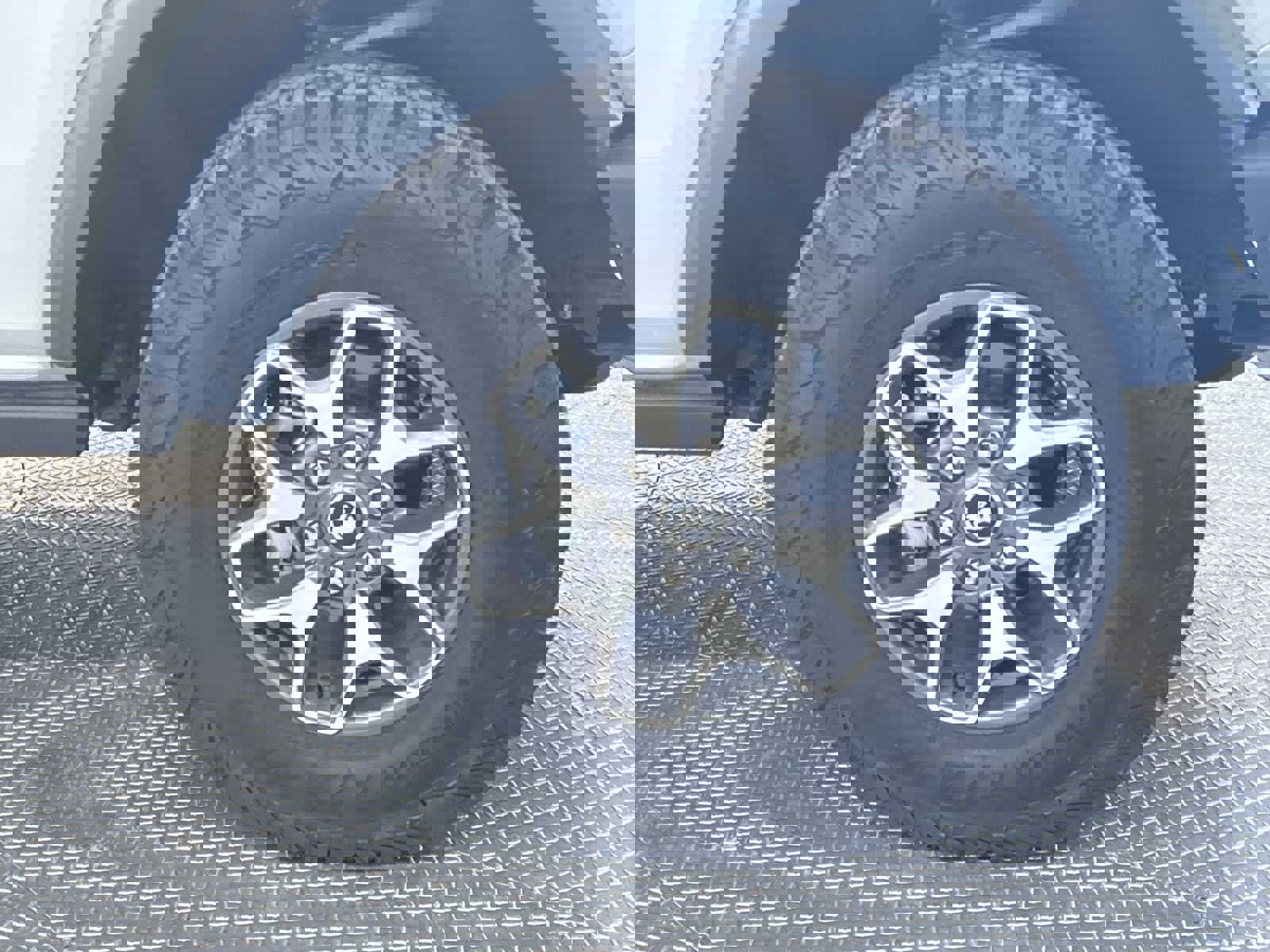 Used 2024 Ford Bronco Badlands image 10