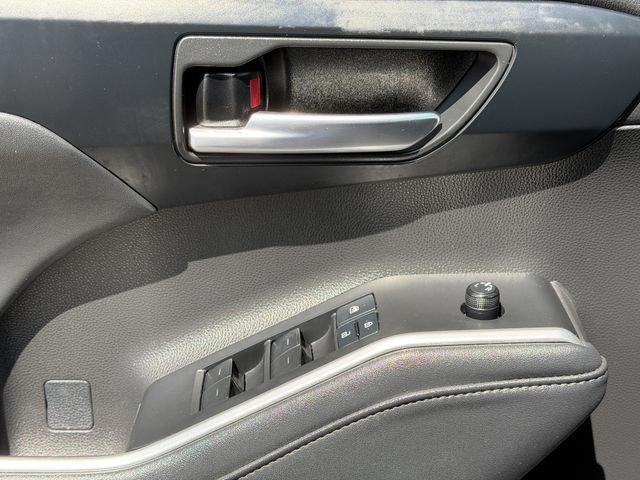 Used 2022 Toyota Highlander XSE FWD image 23
