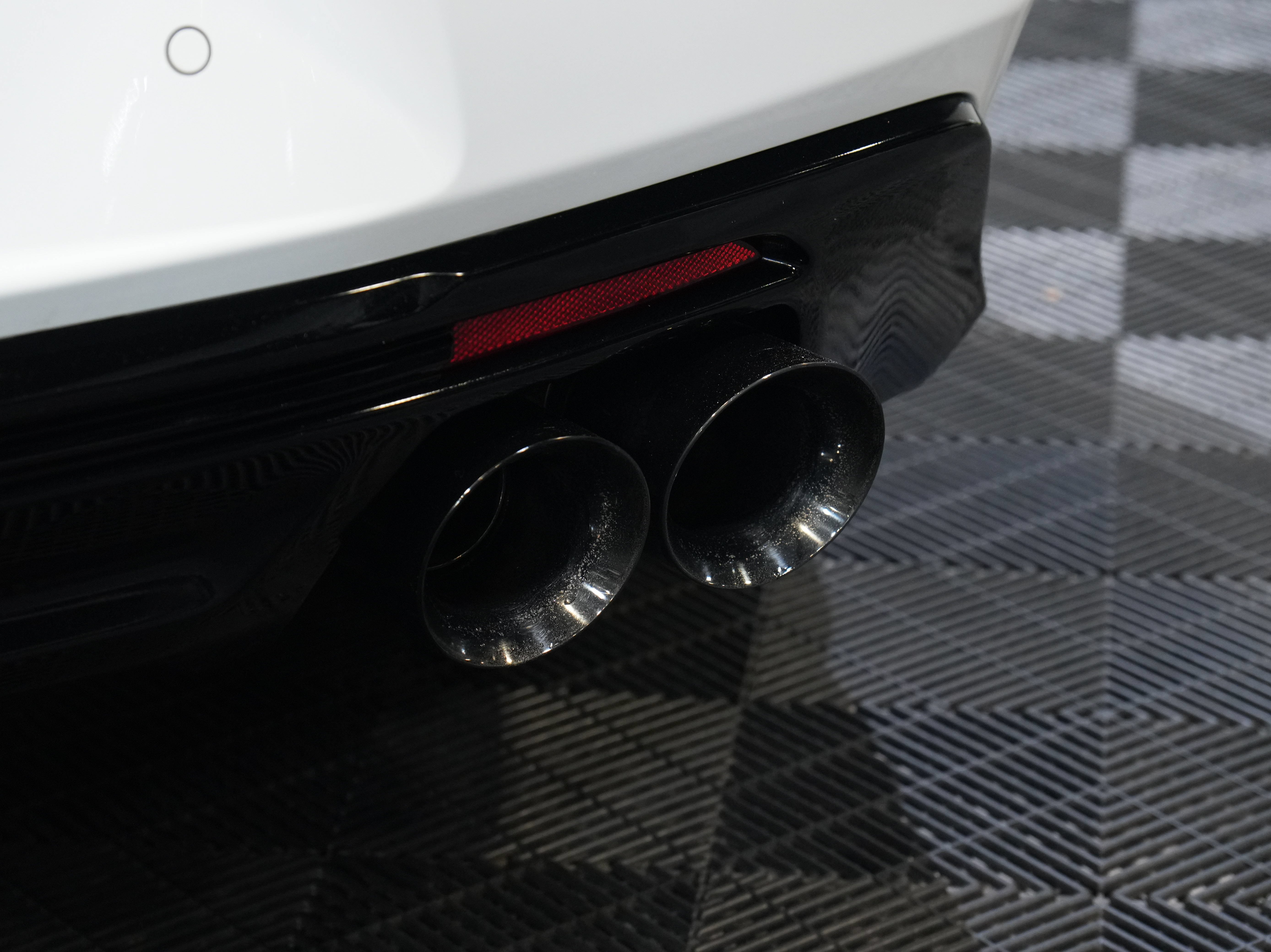 Used 2018 Chevrolet Camaro ZL1 RWD image 19