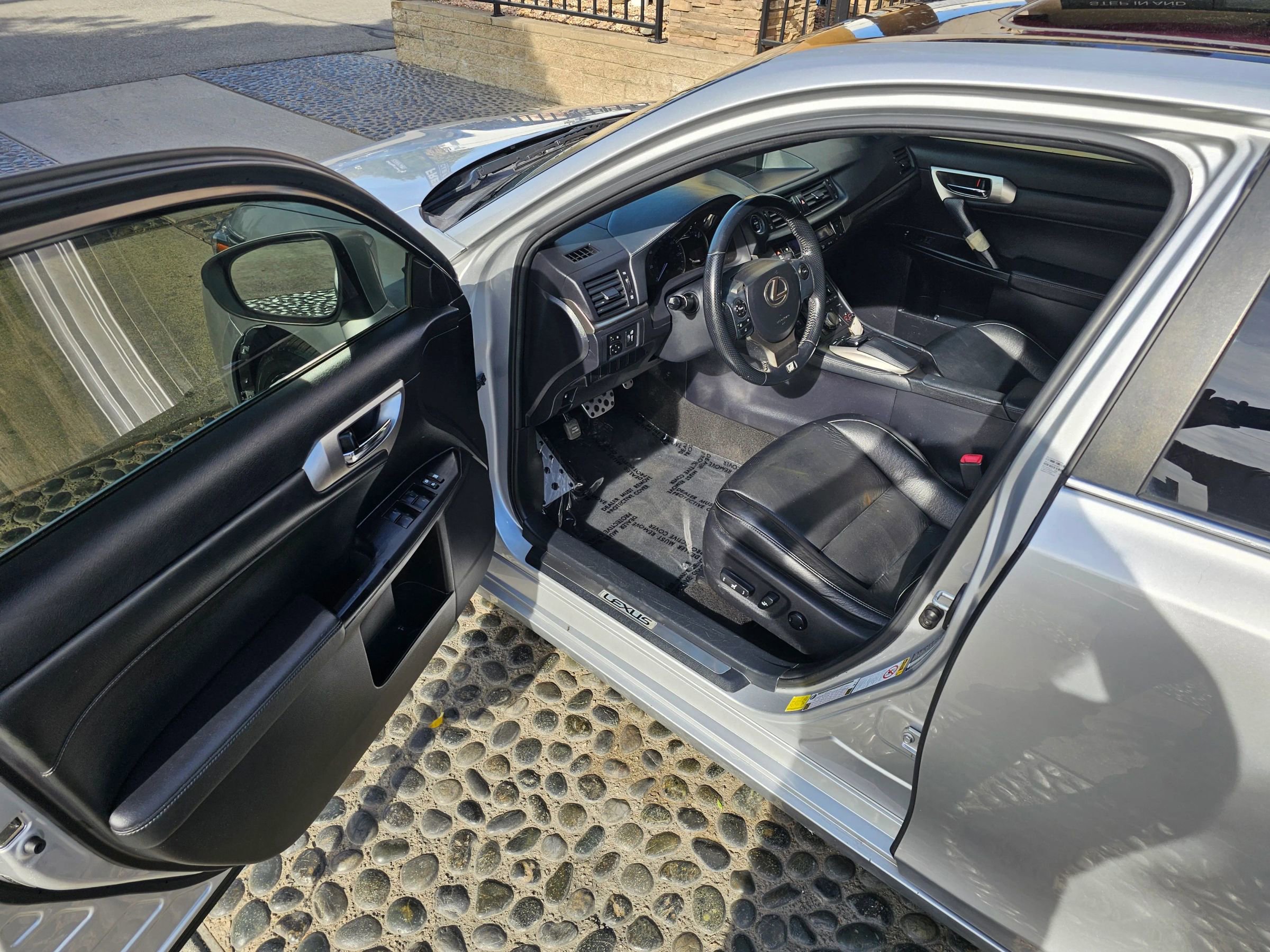 Used 2015 Lexus CT 200h w/ Navigation Package image 10