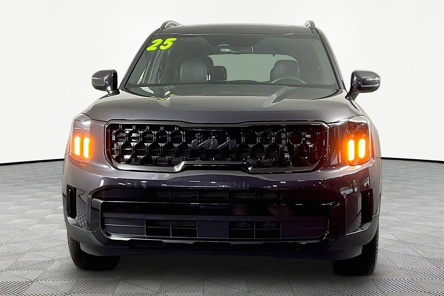Used 2025 Kia Telluride EX X-Line image 2