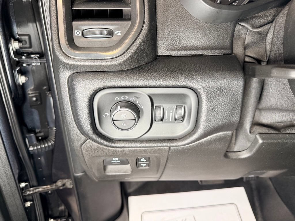Used 2019 RAM 1500 Sport w/ Level 2 Equipment Group AWD/4WD image 17