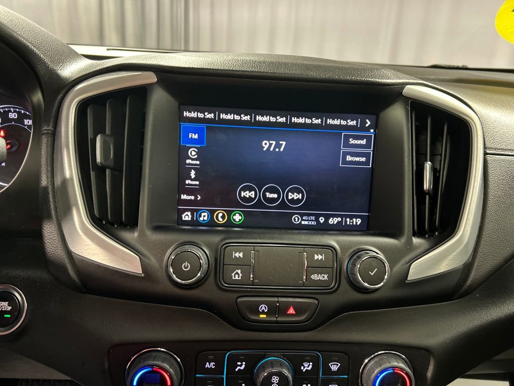 Used 2022 GMC Terrain SLT w/ Elevation Edition image 17