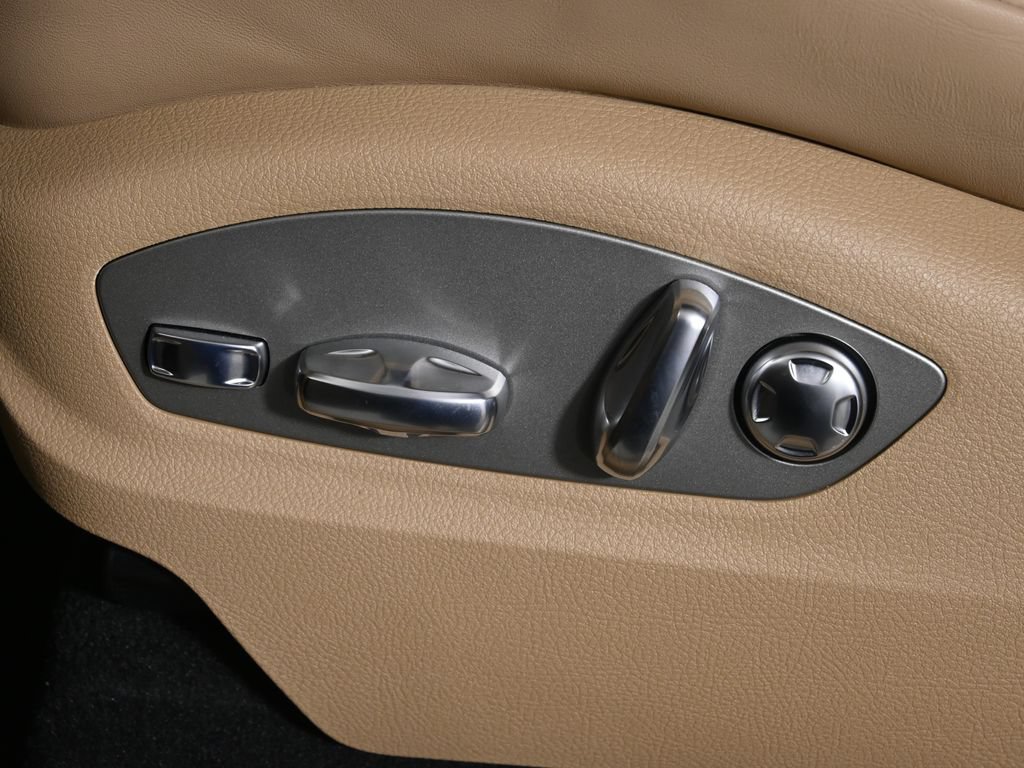 New 2026 Porsche Macan AWD/4WD image 30