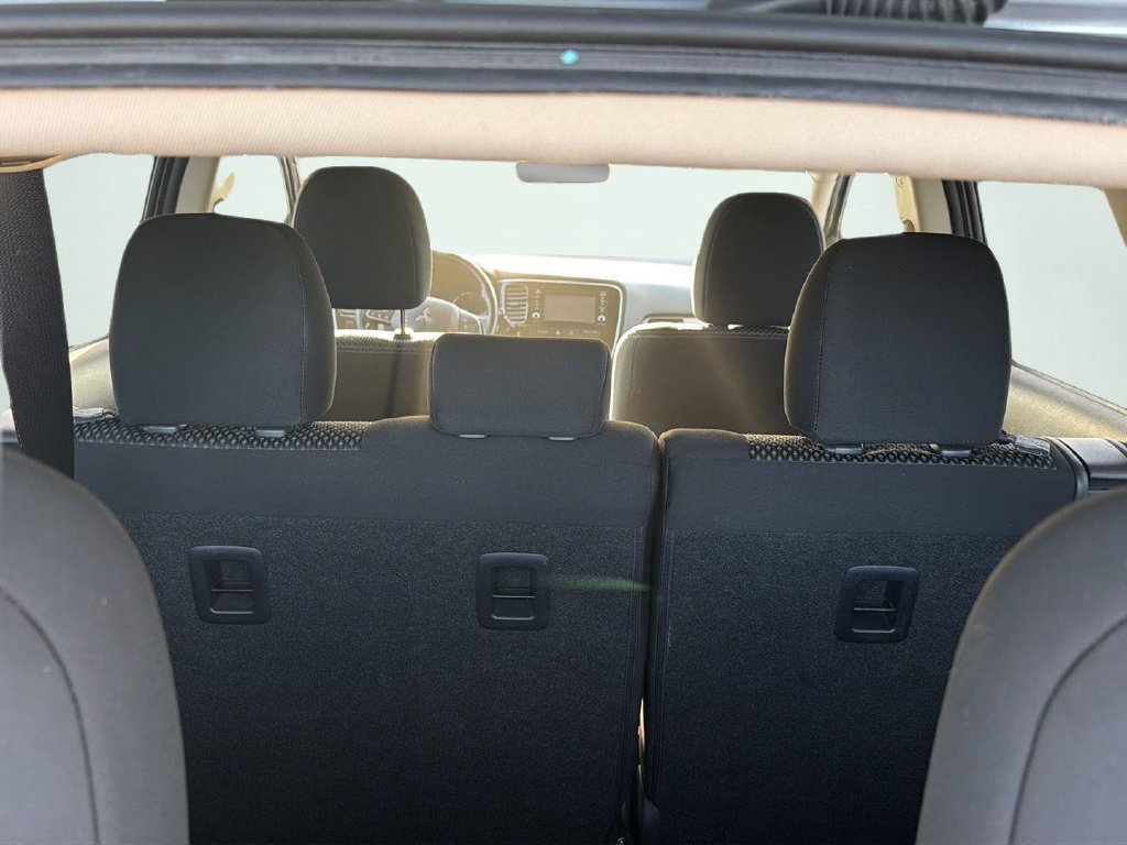 Used 2016 Mitsubishi Outlander SE AWD/4WD image 10