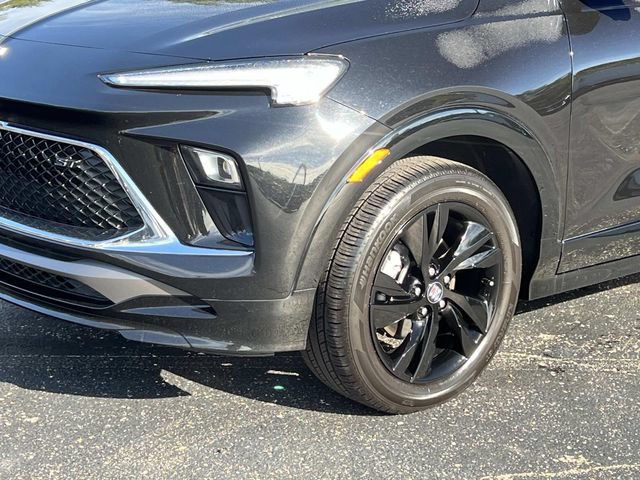 Certified 2024 Buick Encore GX Sport Touring w/ Advanced Technology Package FWD image 9
