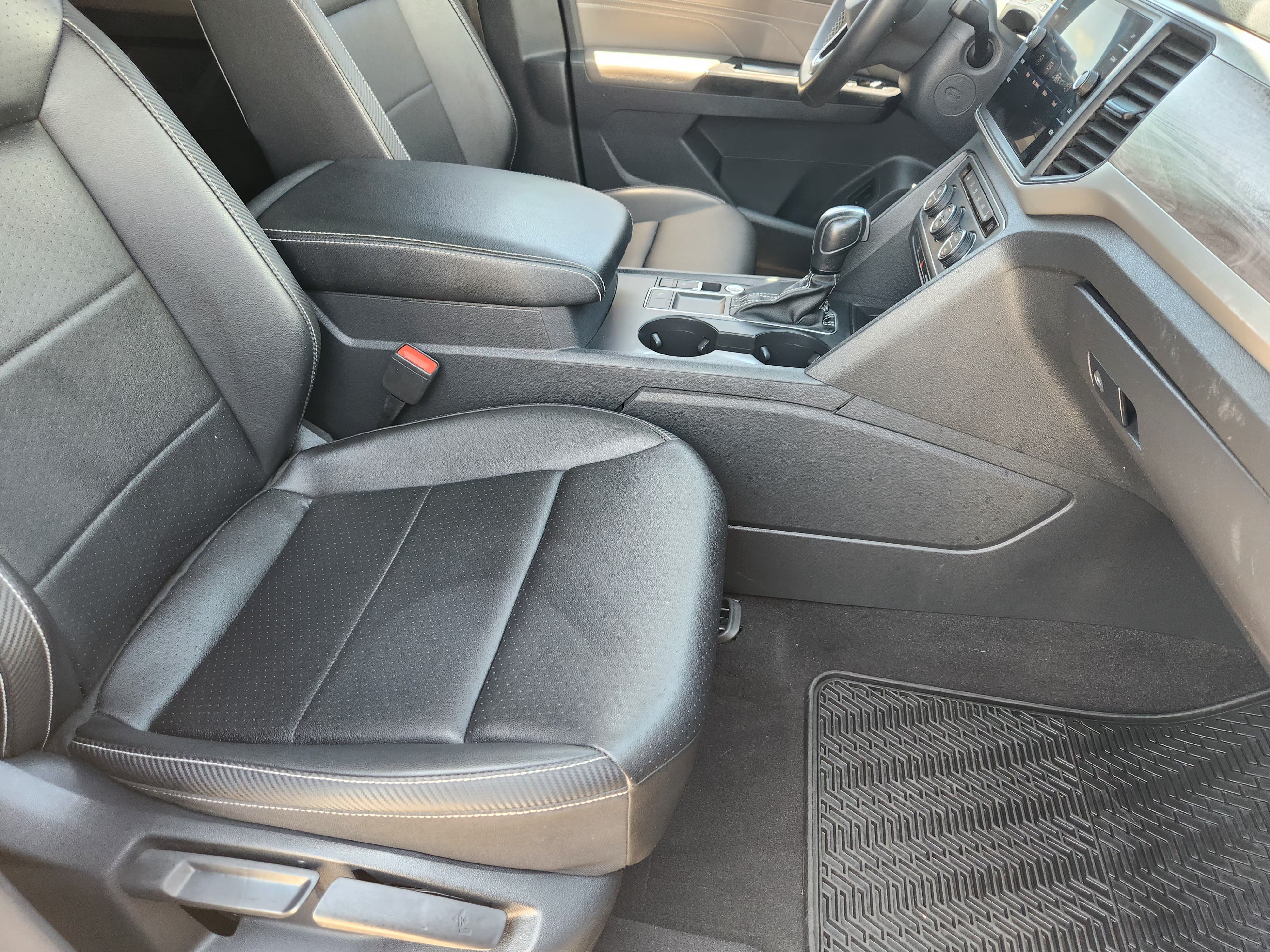 Used 2021 Volkswagen Atlas Cross Sport SE FWD image 15