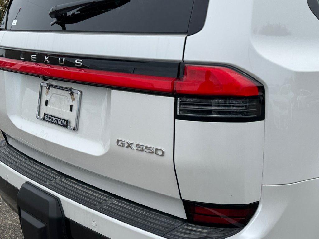 Used 2025 Lexus GX 550 w/ Accessory Package (Z1) AWD/4WD image 39