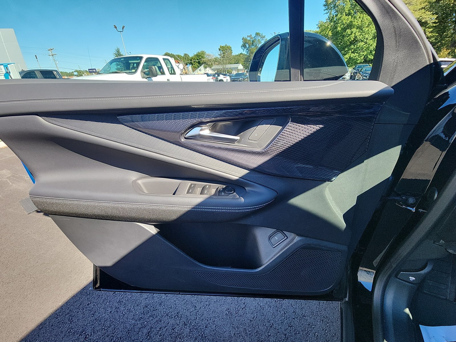 New 2025 Chevrolet Blazer EV LT FWD image 18
