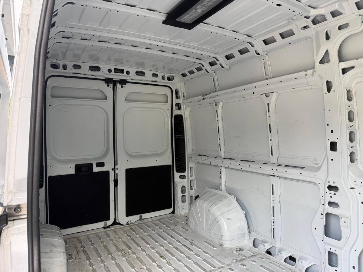 Used 2025 RAM ProMaster 2500 w/ Convenience Group FWD image 40