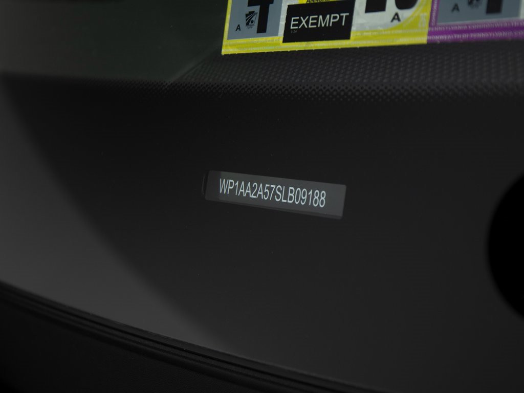 Certified 2025 Porsche Macan image 41