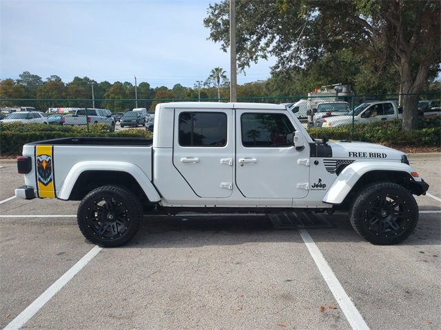 Used 2023 Jeep Gladiator Overland image 3