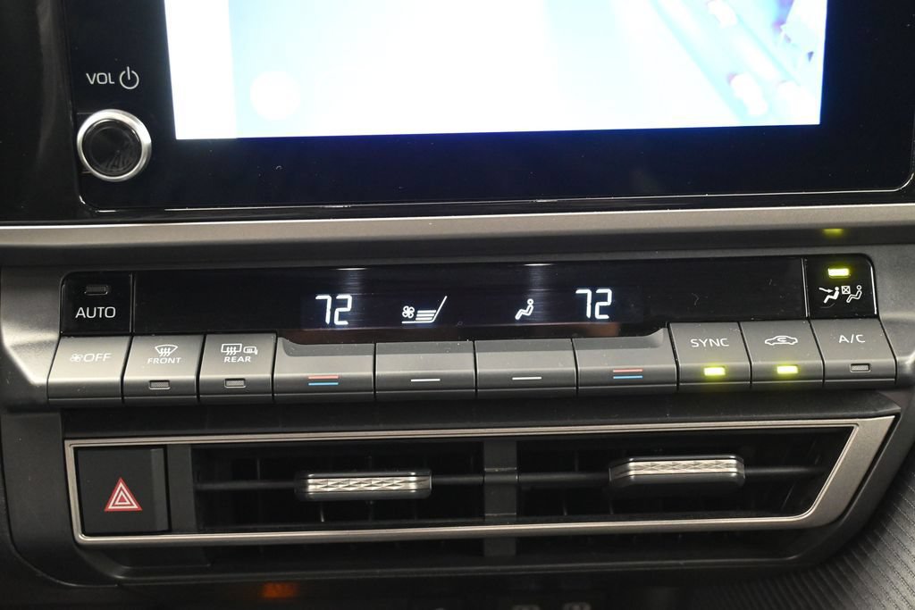 Used 2025 Toyota Camry SE FWD image 21