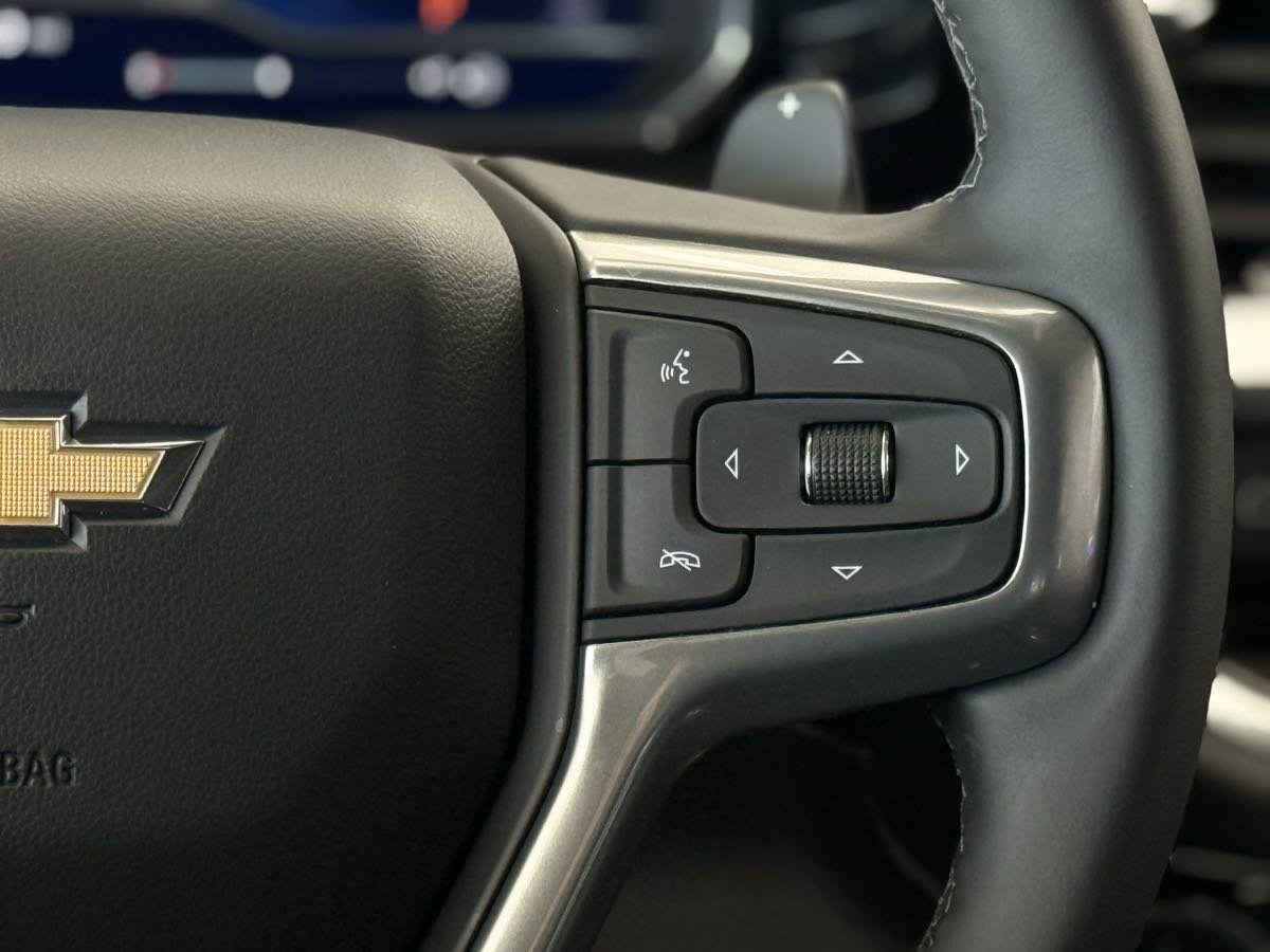 Used 2025 Chevrolet Silverado 1500 LTZ image 35