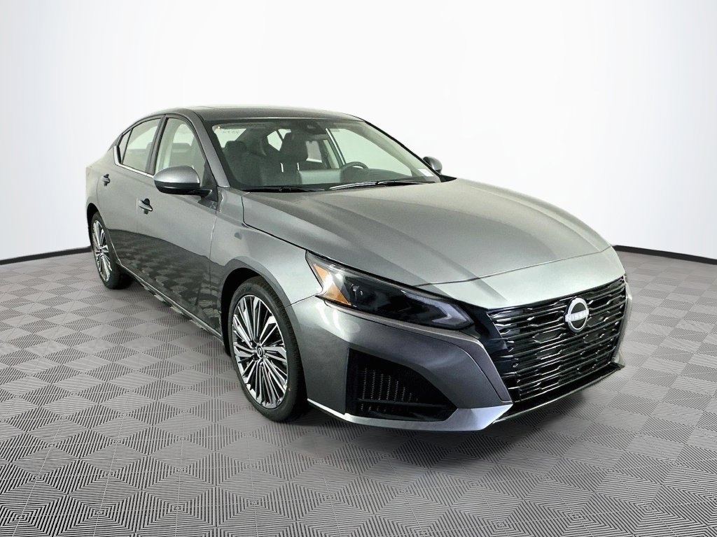 New 2026 Nissan Altima 2.5 SV FWD image 3
