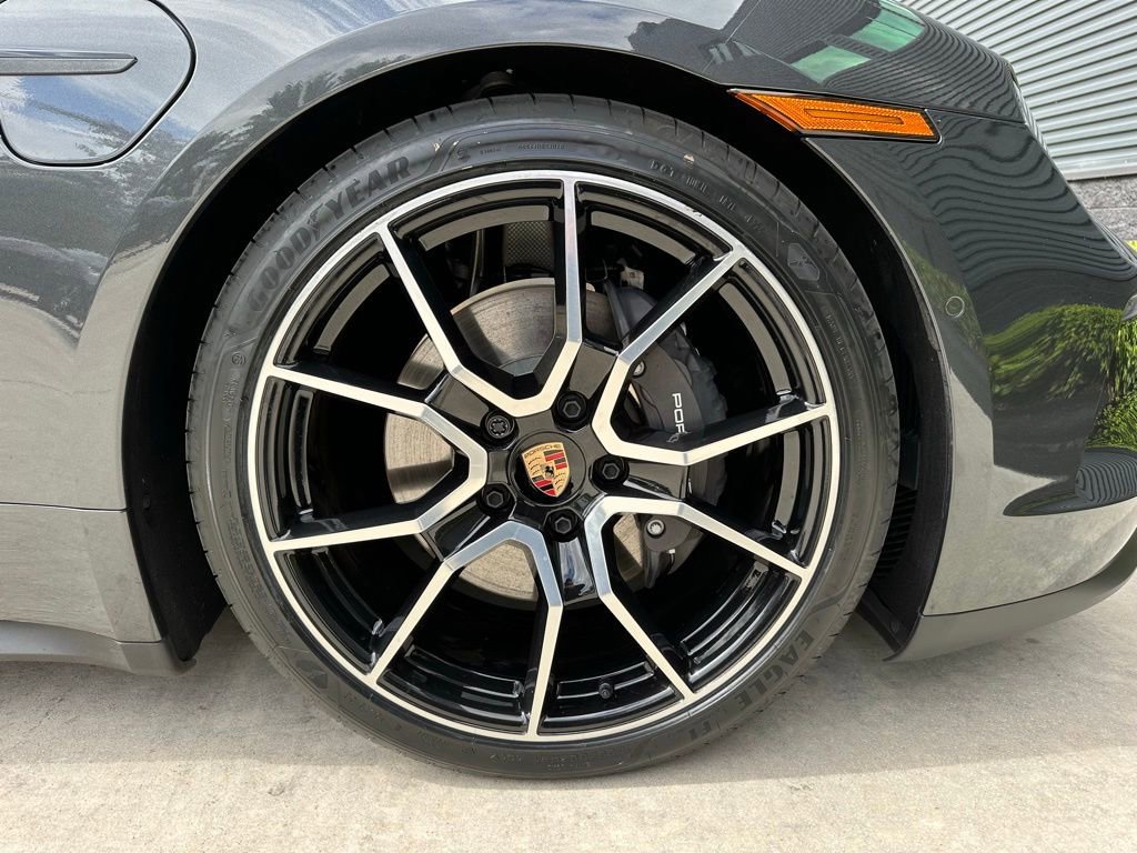Used 2025 Porsche Taycan image 44