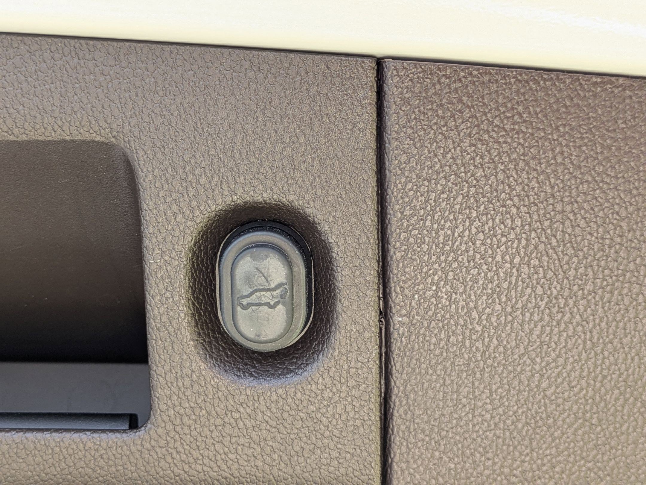 Used 2019 Chevrolet Suburban Premier w/ RST 6.2L Performance Edition image 34