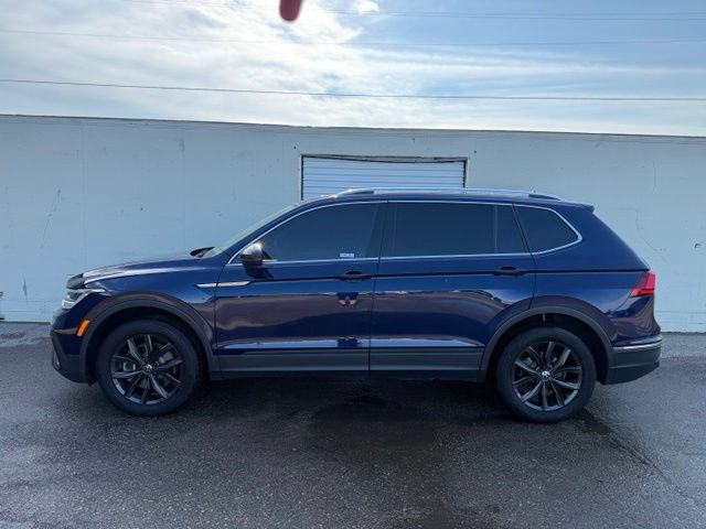 Used 2024 Volkswagen Tiguan SE w/ Panoramic Sunroof Package AWD/4WD image 4