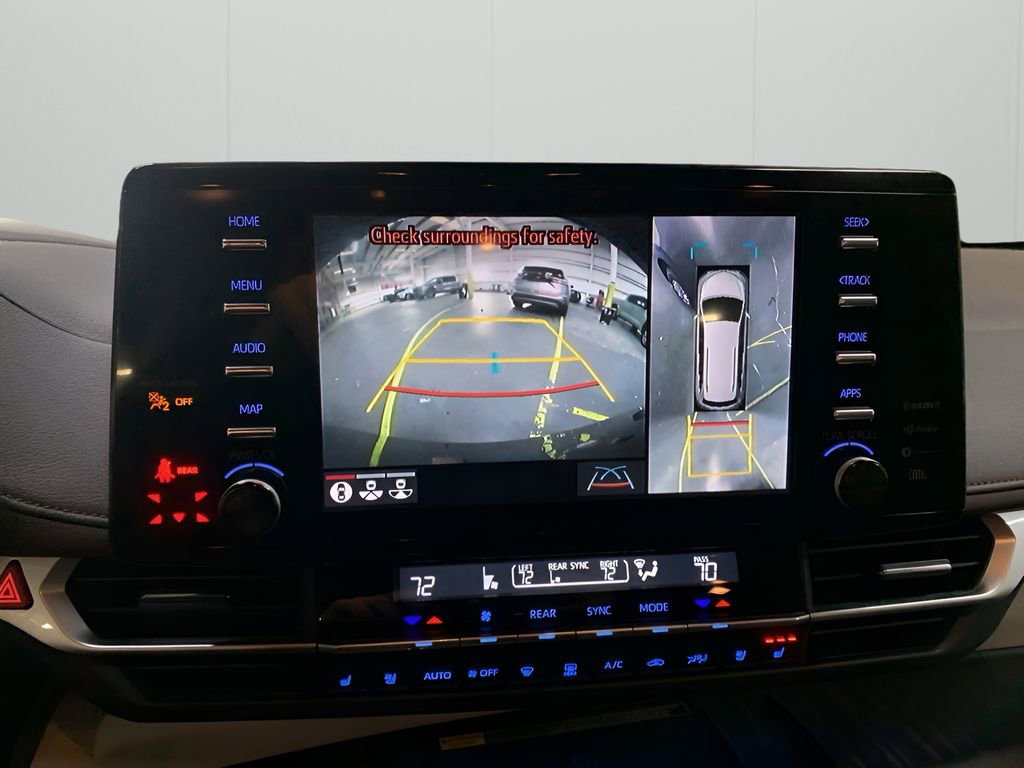 Used 2024 Toyota Sienna Platinum image 21