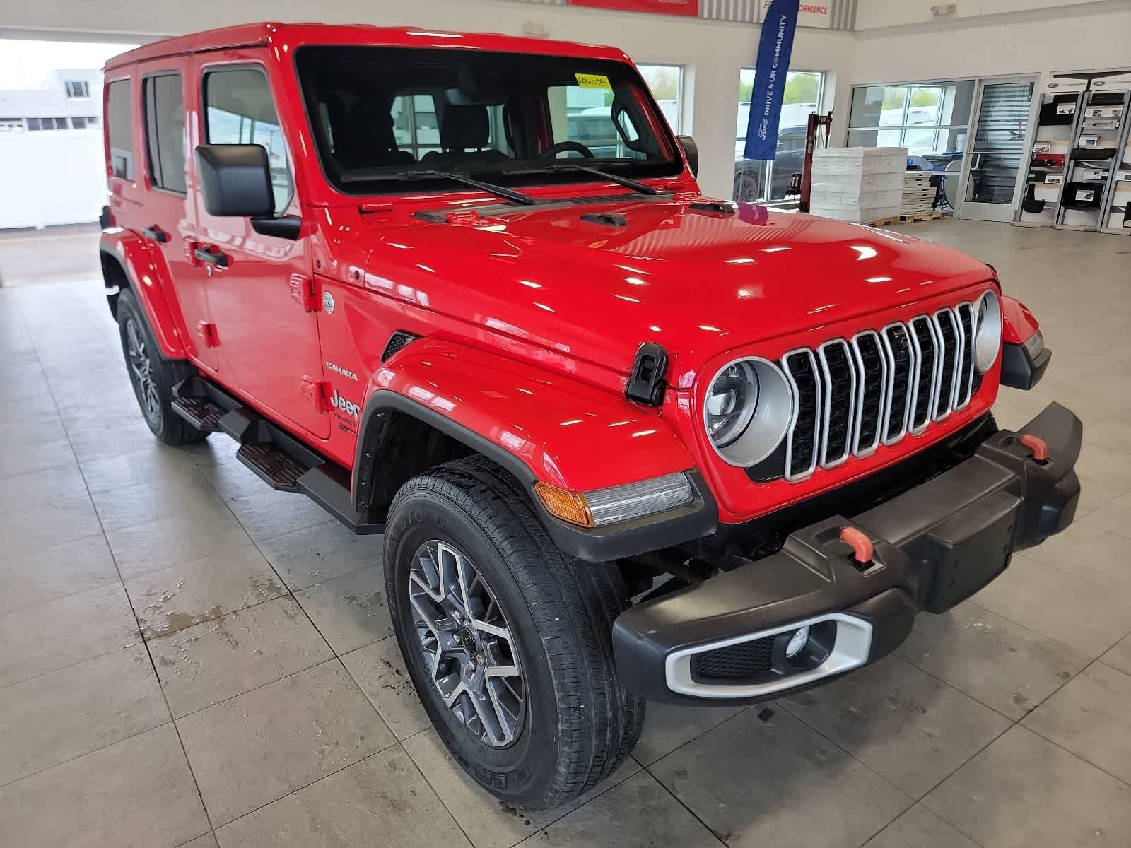 Used 2024 Jeep Wrangler Unlimited Sahara w/ Technology Group AWD/4WD image 5