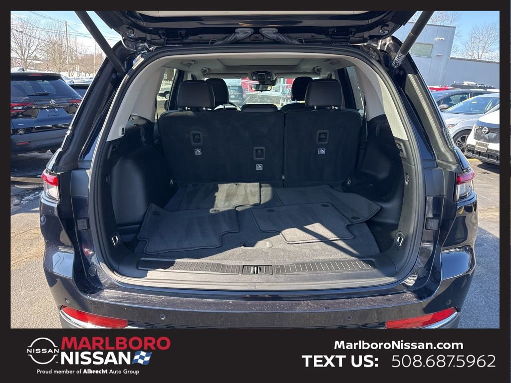 Used 2023 Jeep Grand Cherokee Limited image 13