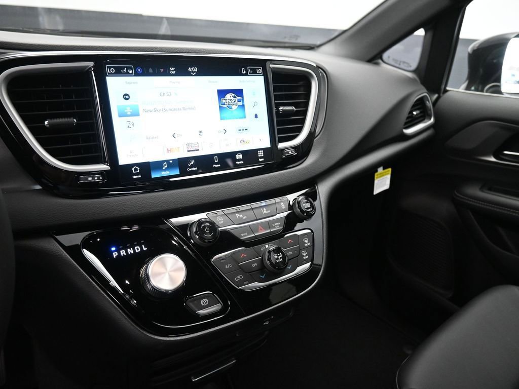 New 2026 Chrysler Voyager LX image 16