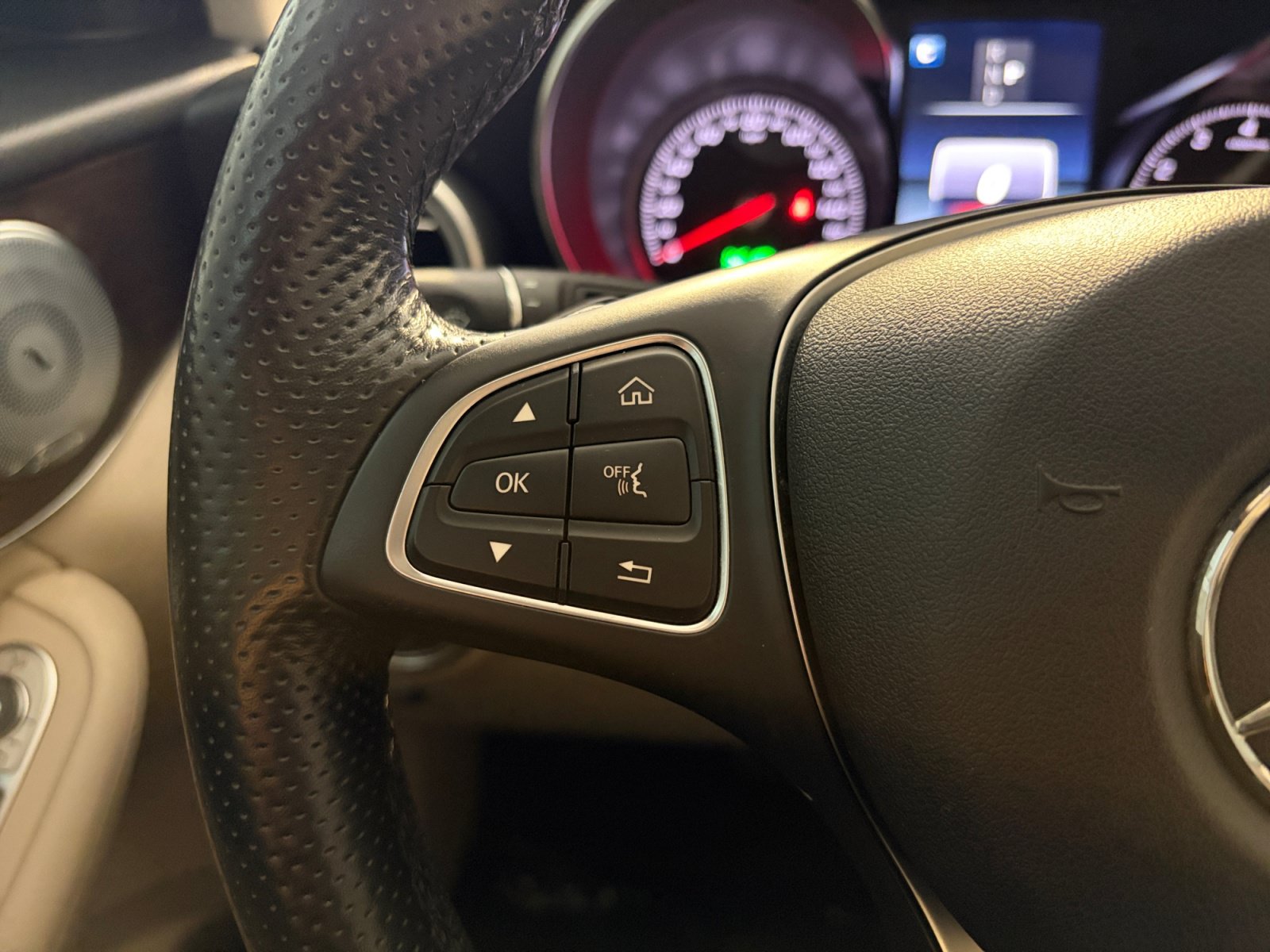 Used 2019 Mercedes-Benz GLC 300 4MATIC image 37
