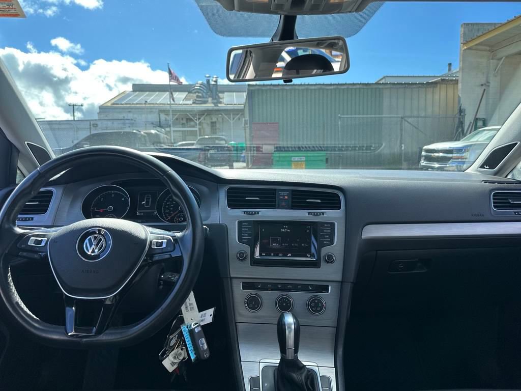 Used 2015 Volkswagen Golf TDI SE image 13