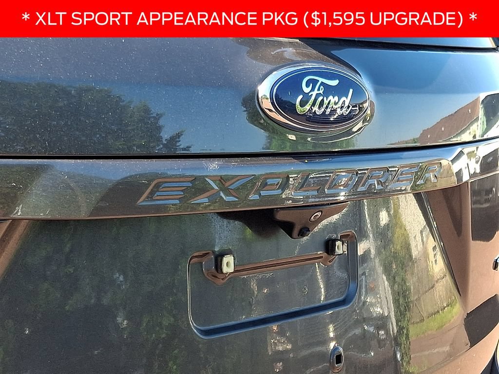 Used 2017 Ford Explorer XLT w/ Equipment Group 202A AWD/4WD image 34