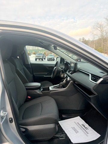 Used 2022 Toyota RAV4 LE AWD/4WD image 19
