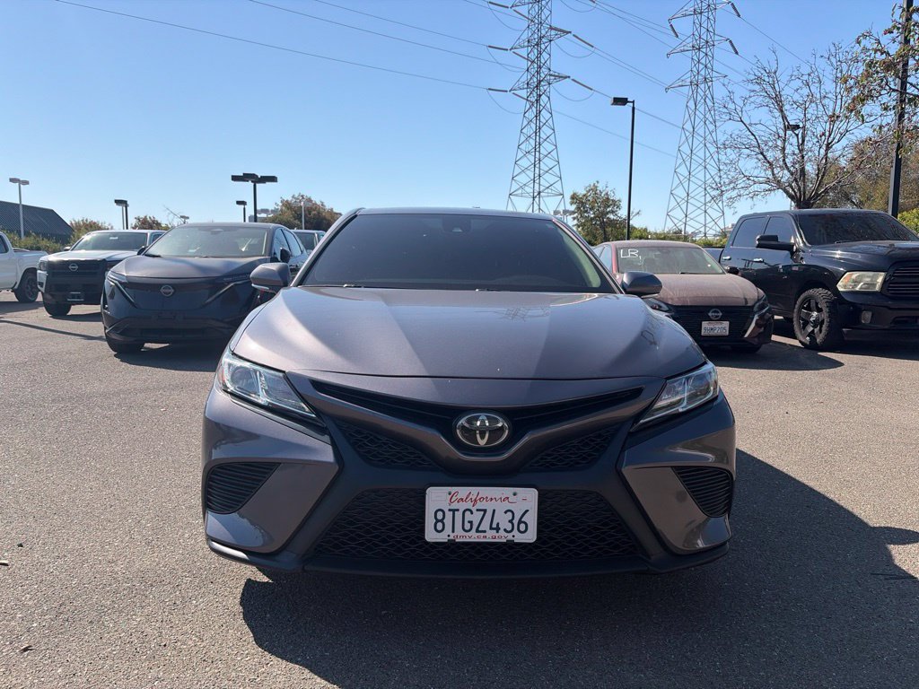 Used 2019 Toyota Camry SE w/ Convenience Package FWD image 2