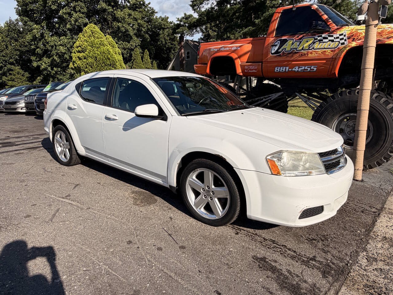 Used 2012 Dodge Avenger SXT FWD image 2
