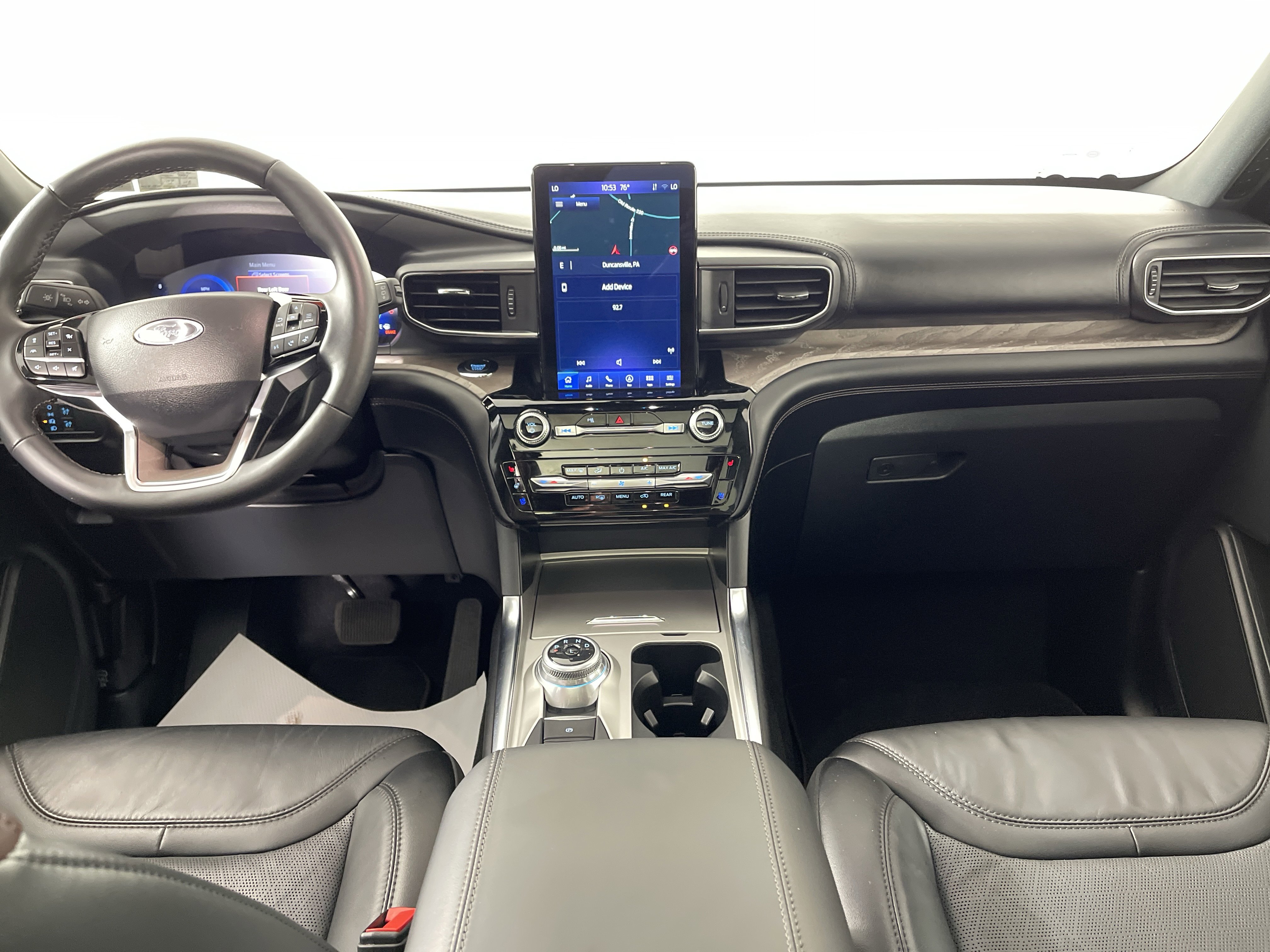 Used 2024 Ford Explorer Platinum w/ Technology Package image 17