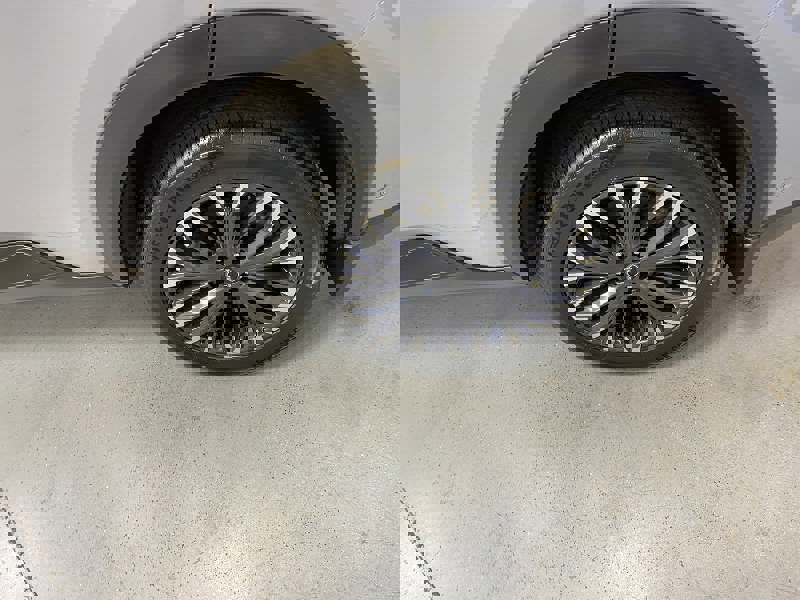 Used 2025 Nissan Rogue SL w/ Tech Package image 12