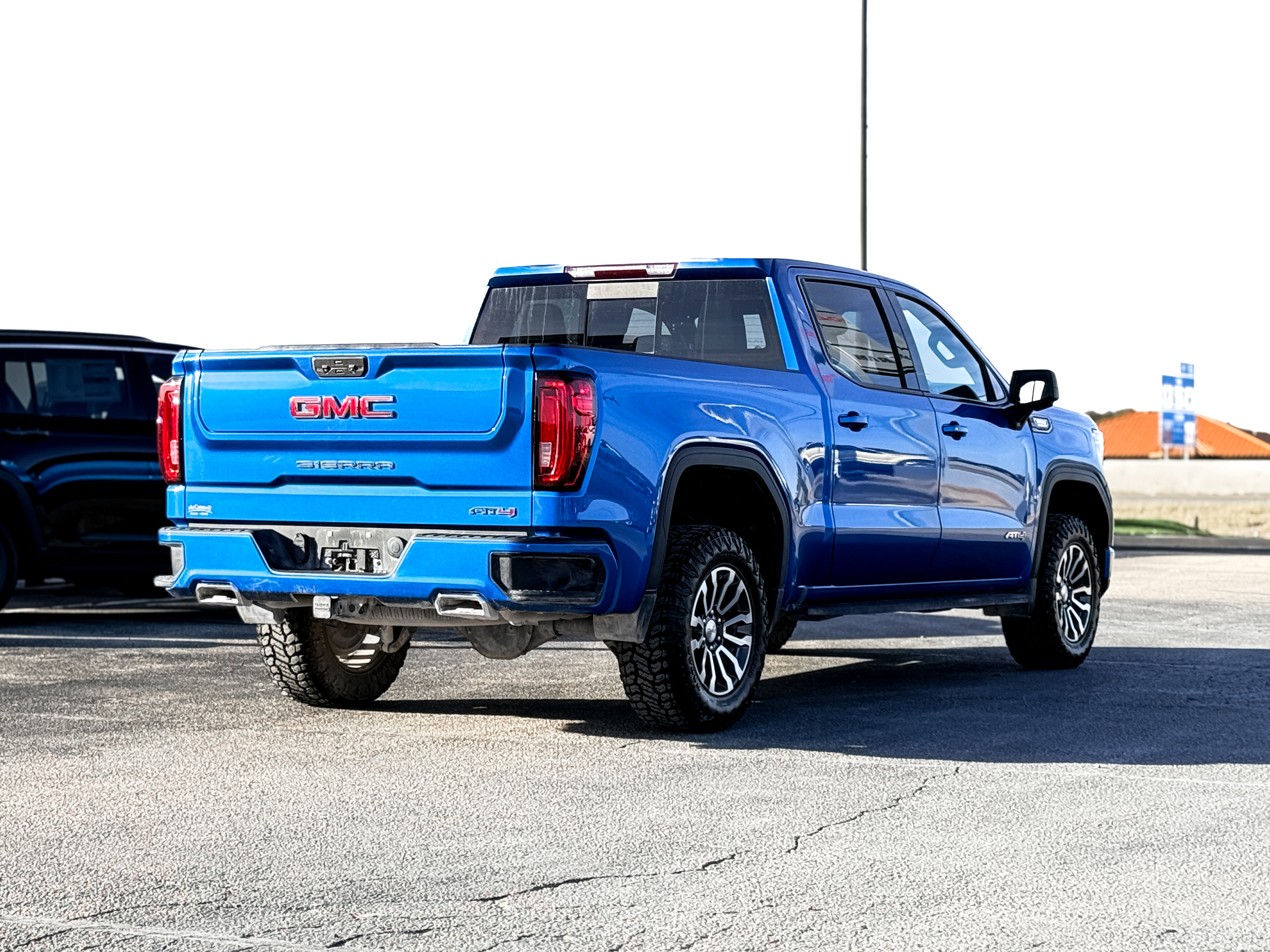 Used 2022 GMC Sierra 1500 AT4 w/ AT4 Preferred Package image 5