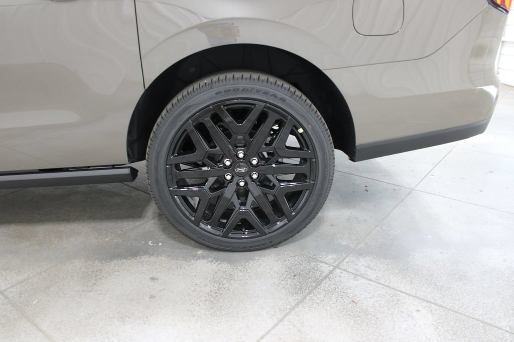 New 2027 Ford Expedition Max Platinum w/ Stealth Performance Package AWD/4WD image 43