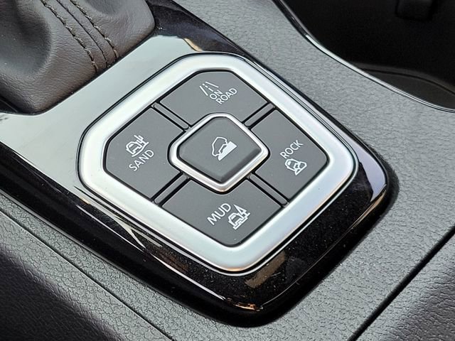 New 2026 Nissan Frontier SV w/ All-Weather Content Package image 19