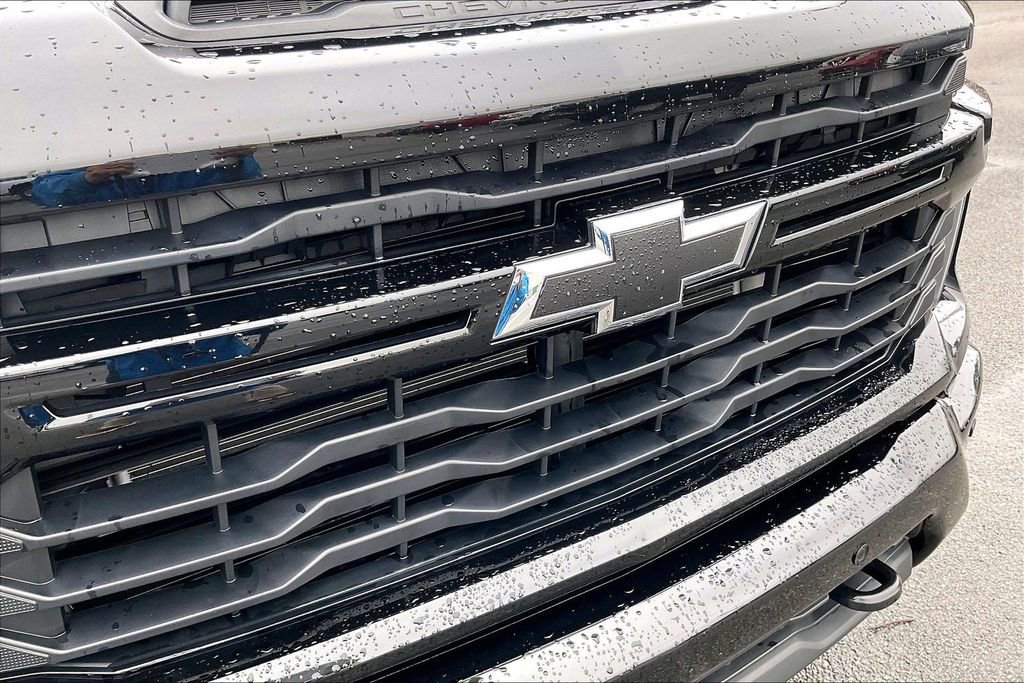 Used 2025 Chevrolet Silverado 2500 Custom w/ Custom Value Package image 27