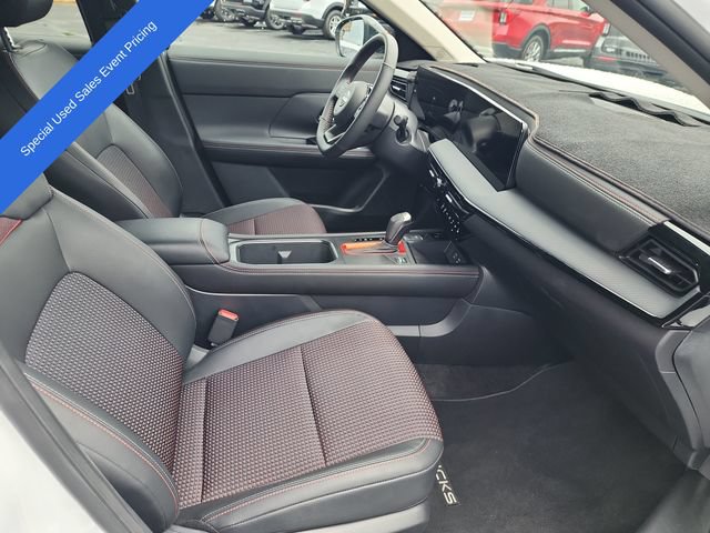 Used 2026 Nissan Kicks SR w/ SR Premium Package FWD image 12