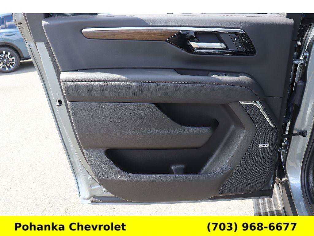 New 2026 Chevrolet Suburban High Country AWD/4WD image 28